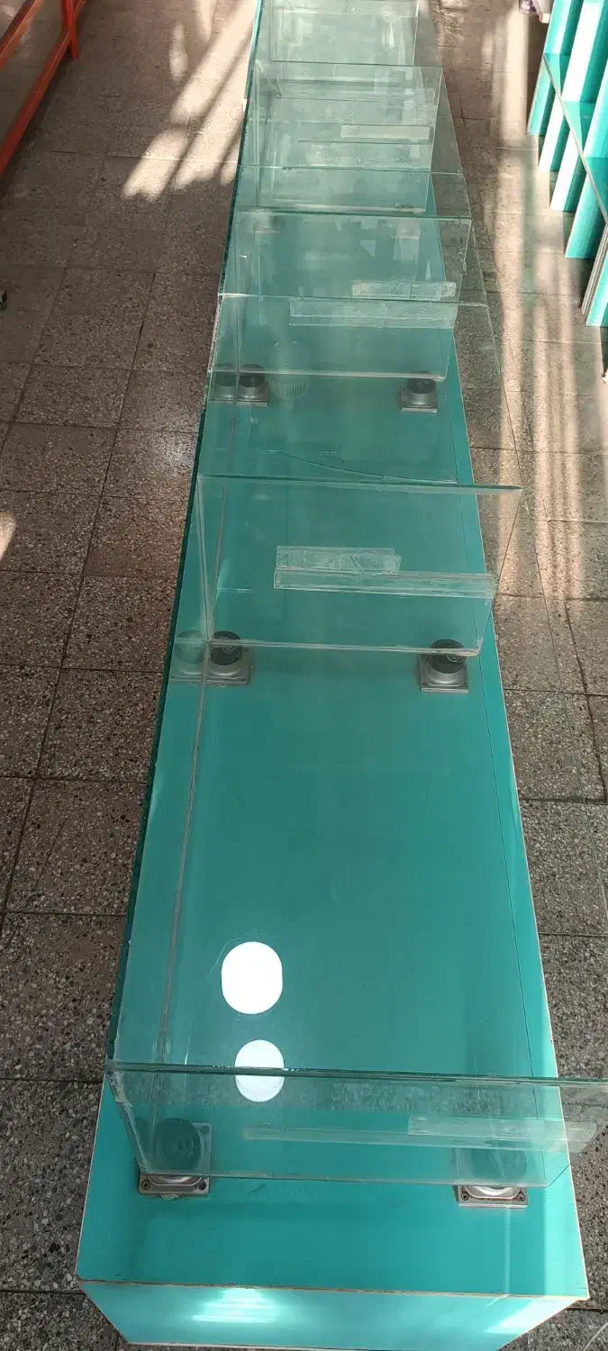 واگذاری و فروش ویترین و دکور و قفسه|فروشگاه و مغازه|یزد, |دیوار