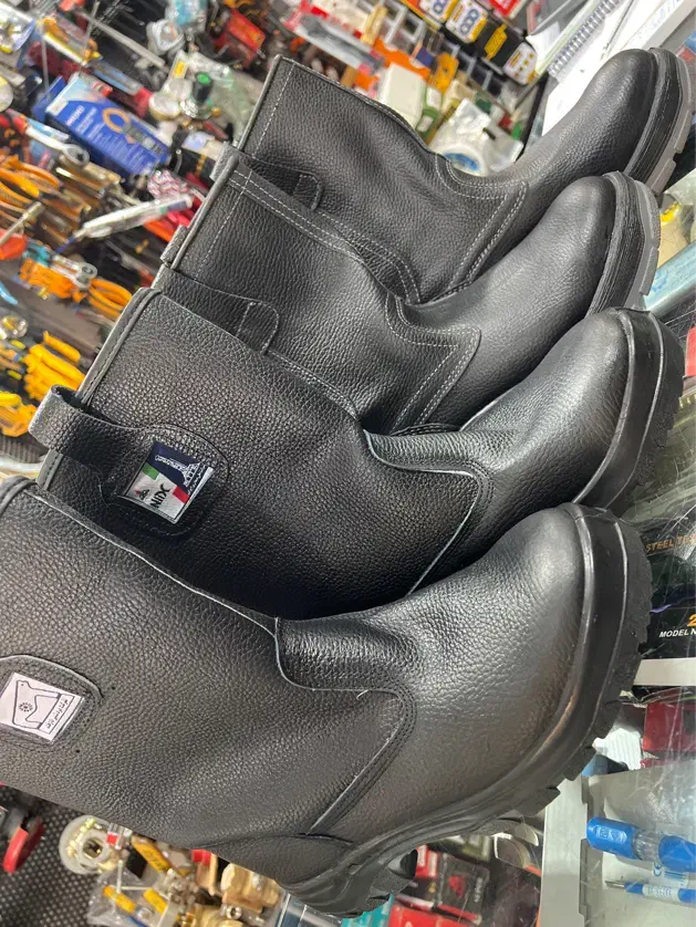 فروش ویژه کفش و لباس کار تک سایز|عمدهفروشی|بندر ماهشهر, |دیوار