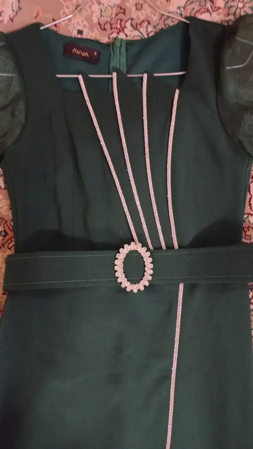 لباس مجلسی|لباس|قم, وادی السلام|دیوار