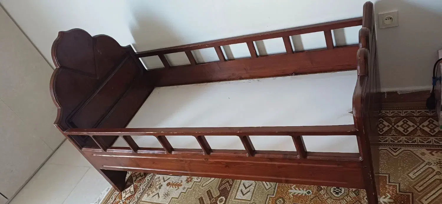 تخت کودک ابعاد ۷۳×۱۵۳کامل چوب|تخت و سرویس خواب|کیش, |دیوار