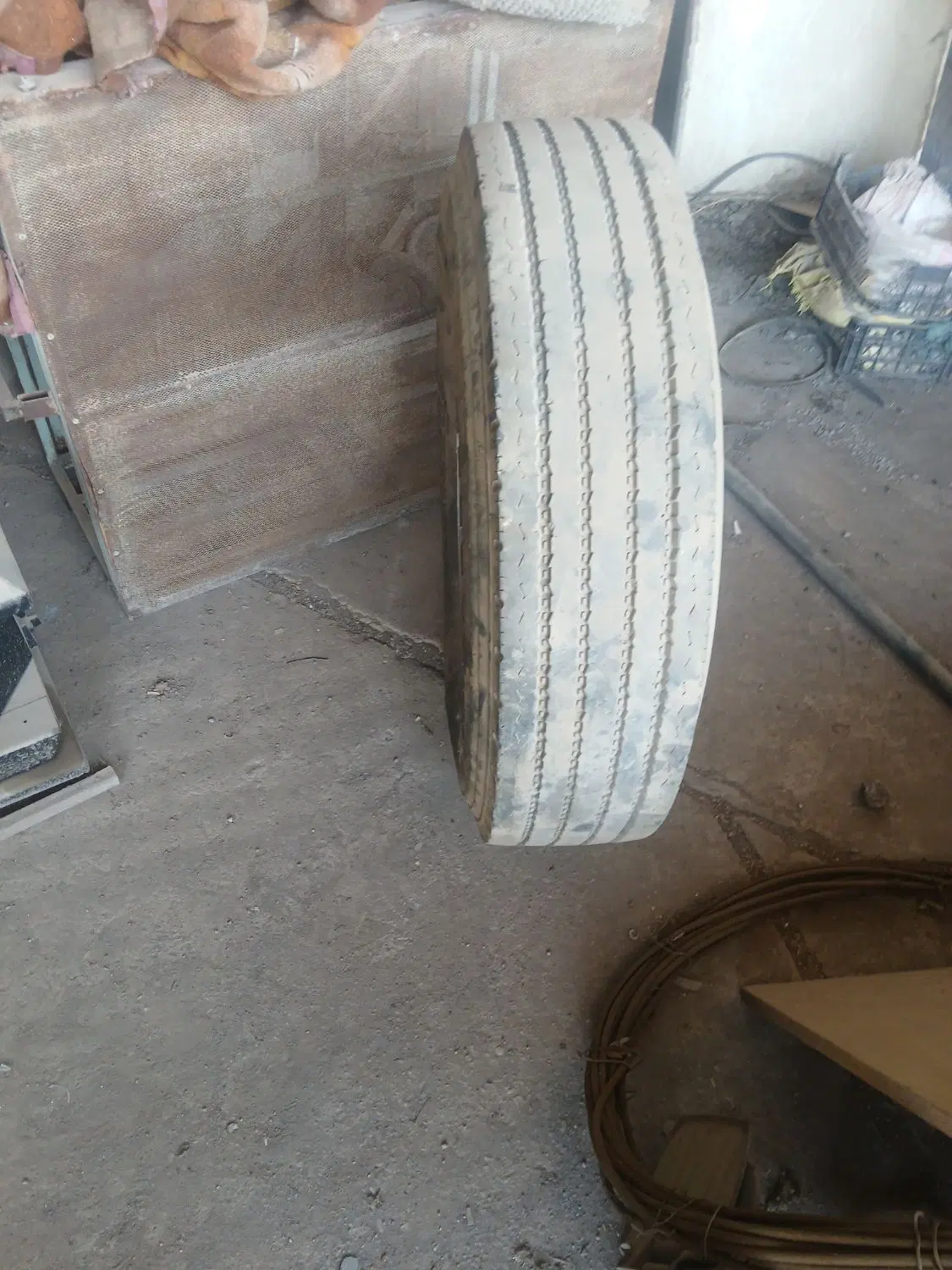 لاستیک|قطعات یدکی و لوازم جانبی|دزفول, |دیوار
