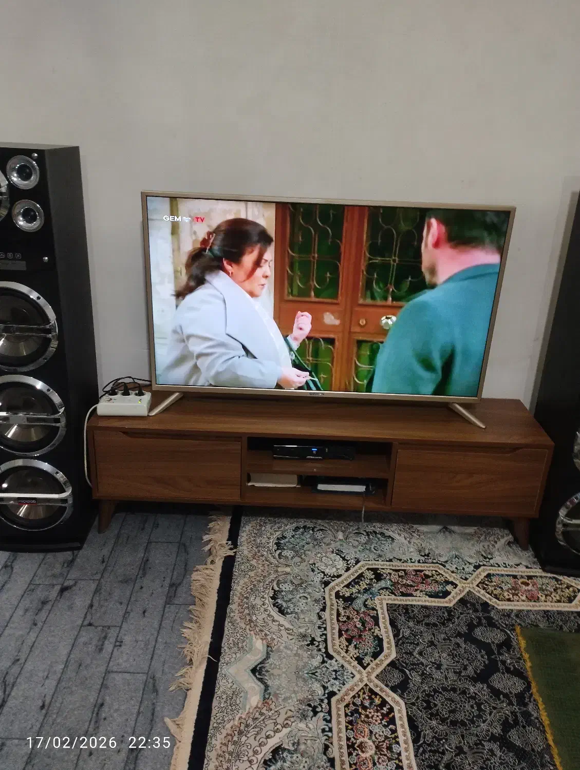 تلویزیون|تلویزیون و پروژکتور|قم, محمد آباد|دیوار