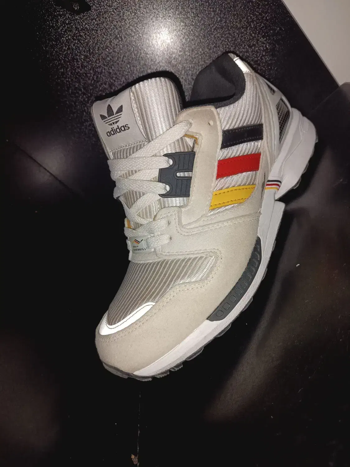 zx 8000|کیف، کفش، کمربند|رباط‌کریم, رباط‌کریم|دیوار