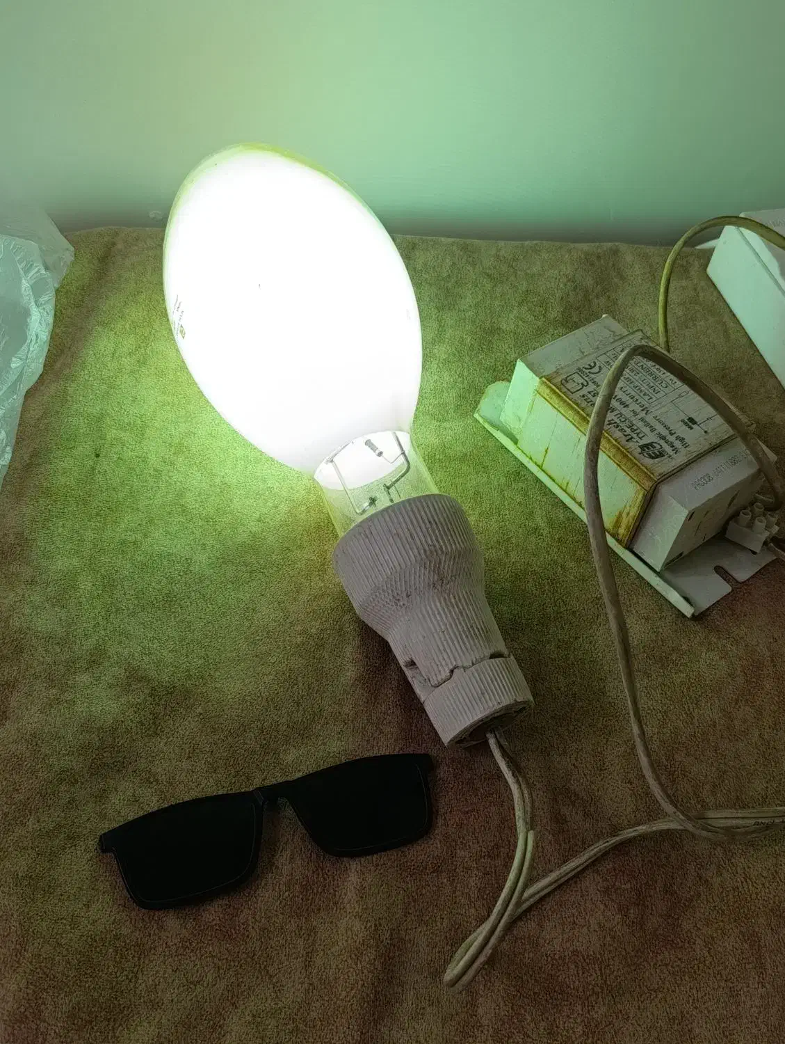 لامپ ۴۰۰ وات|لامپ و چراغ|قم, علی آباد|دیوار