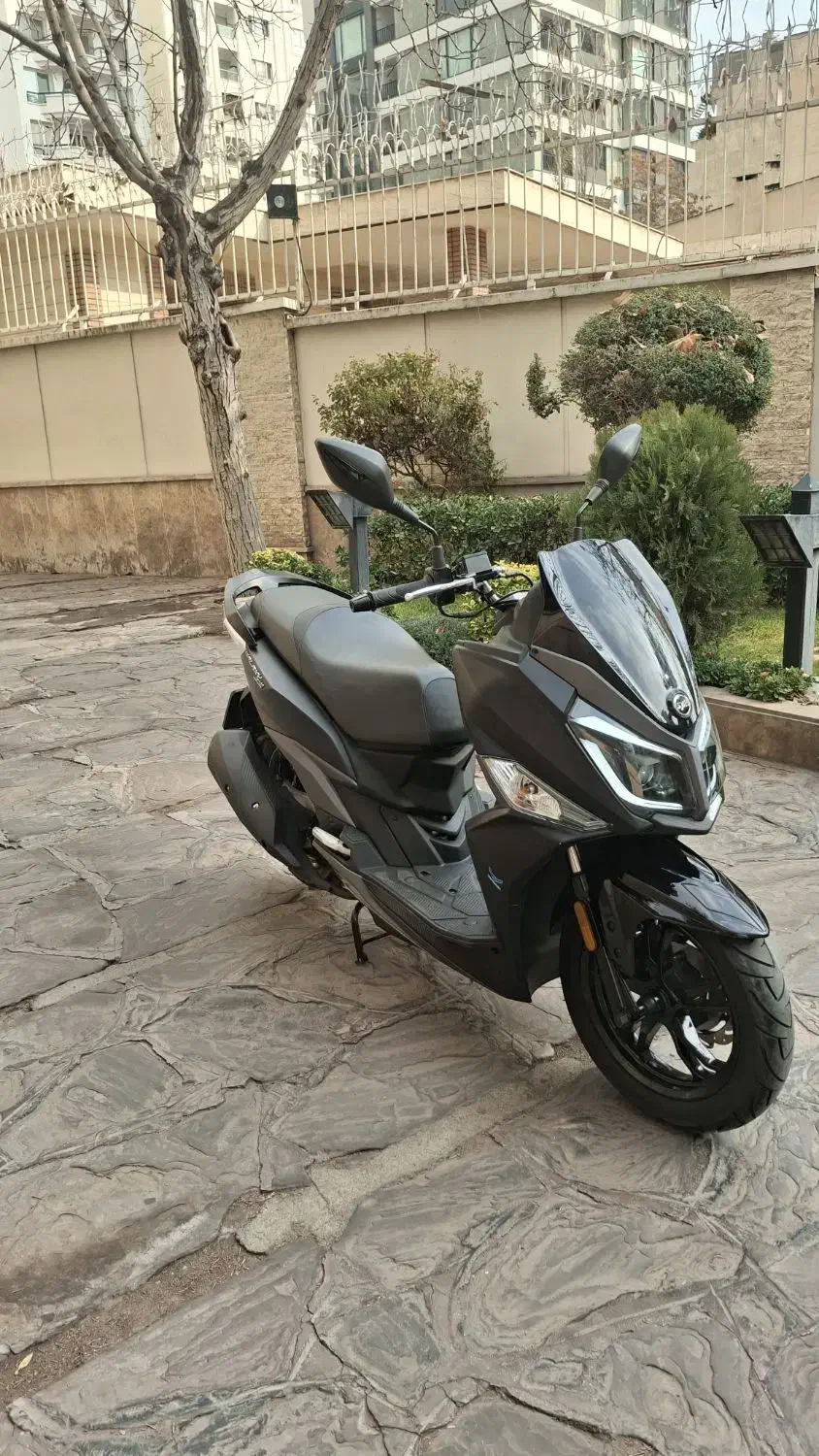 j200 1404|موتورسیکلت|تهران, فرمانیه|دیوار