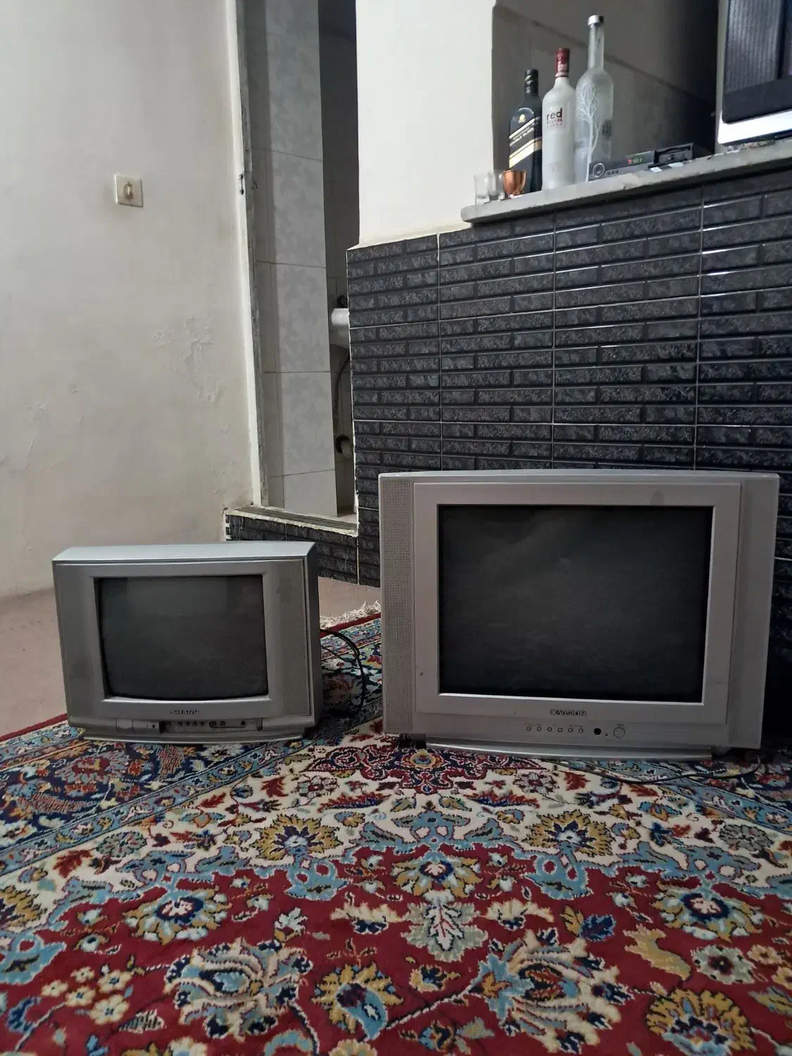 تلویزیون ۲۱ و۱۴ اینچ ایکس ویژن  وشارپ سالم|تلویزیون و پروژکتور|کرج, احدآباد|دیوار