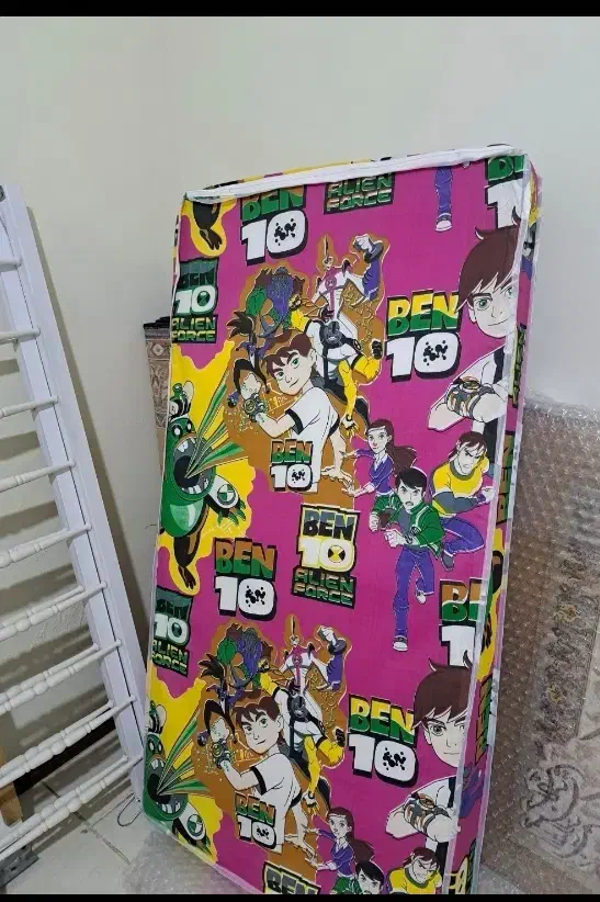 تخت کودک|تخت و صندلی بچه|فردوسیه, |دیوار