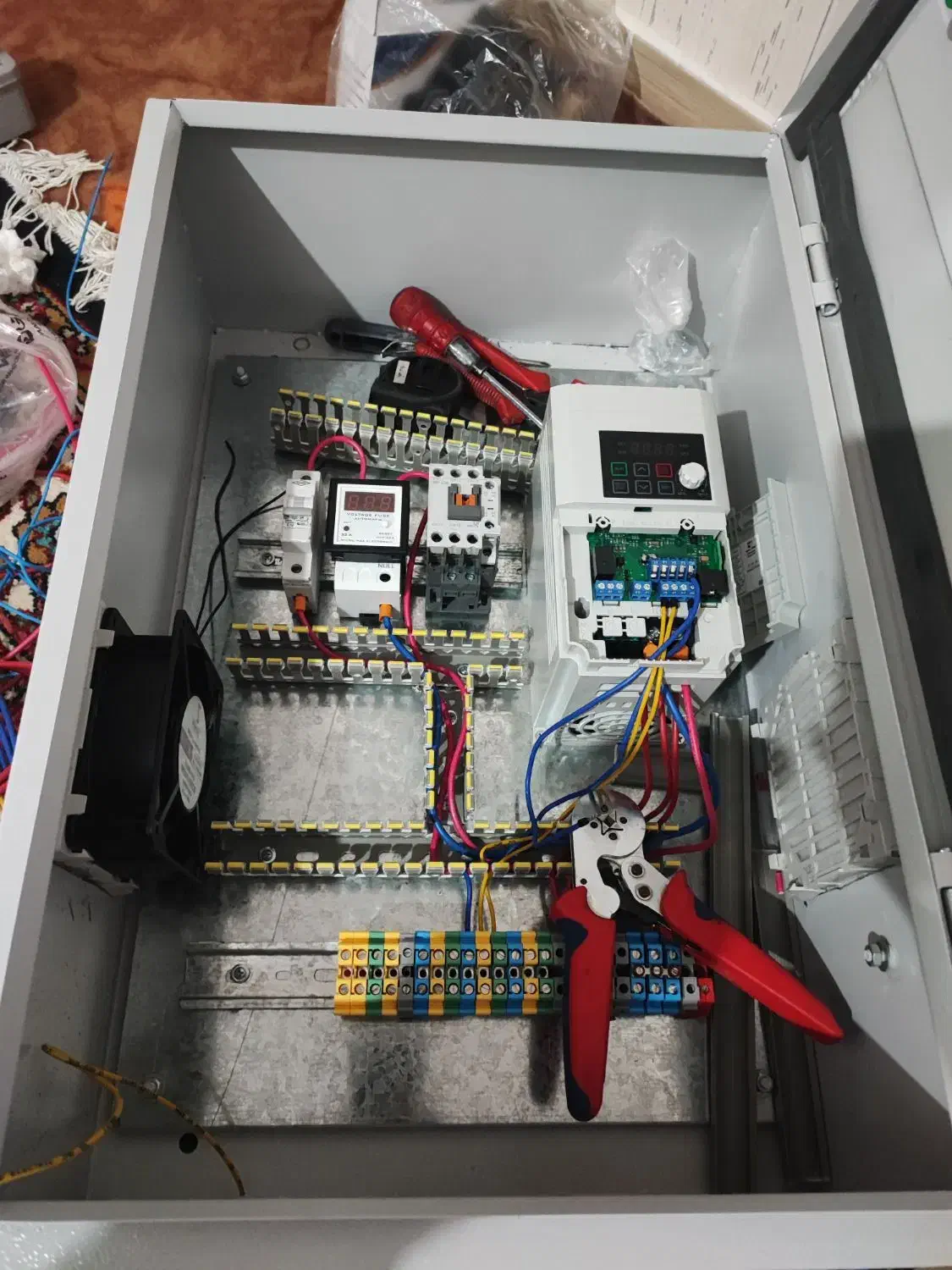 لوله کشی و برق|خدمات پیشه و مهارت|هشتگرد, شهرک گلها|دیوار