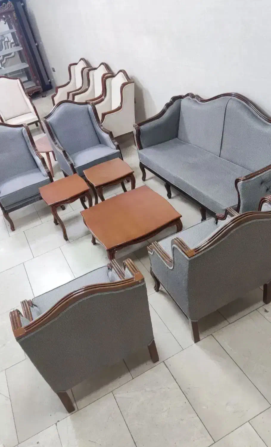 مبل کویین امیرلک همراه جلومبلی عسلی|مبلمان خانگی و میز عسلی|صفادشت, |دیوار