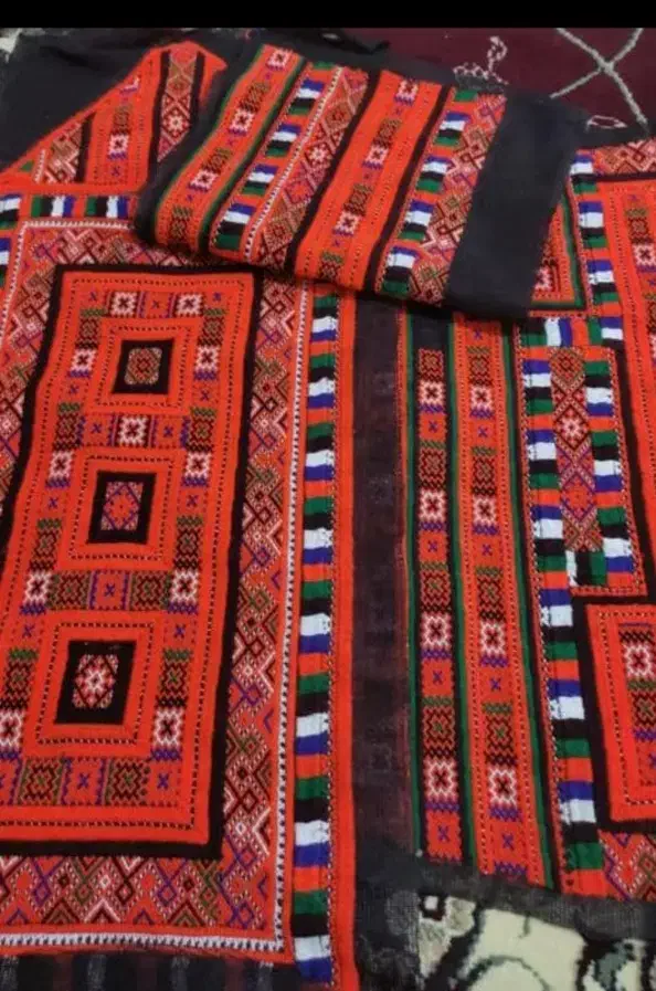 دوزنده میخام|لباس|بمپور, |دیوار