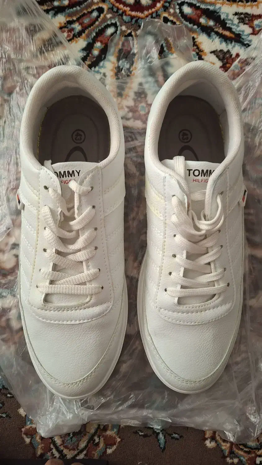 کفش تامی سفید سایز ۴۳|کیف، کفش، کمربند|شاهین‌شهر, شهرک گلدیس|دیوار