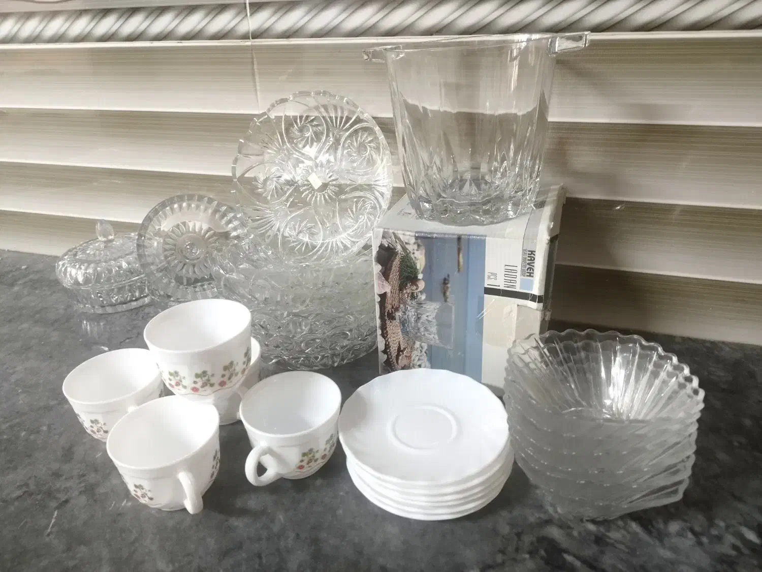 فروش تعدادی ظرف شیشه وبلور|ظروف سرو و پذیرایی|قهدریجان, |دیوار