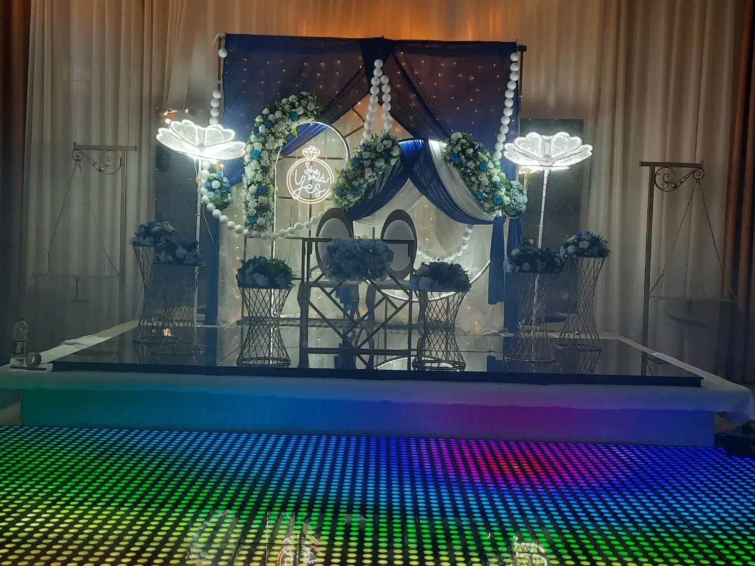 پیست رقص|خدمات پذیرایی، مراسم|شیراز, داریون|دیوار