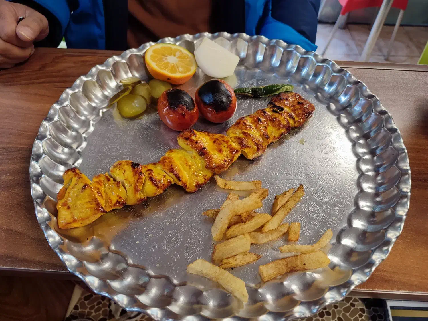 کارگر اتباع|استخدام خدمات فروشگاه و رستوران|تهران, گلستان (شهرک راه آهن)|دیوار