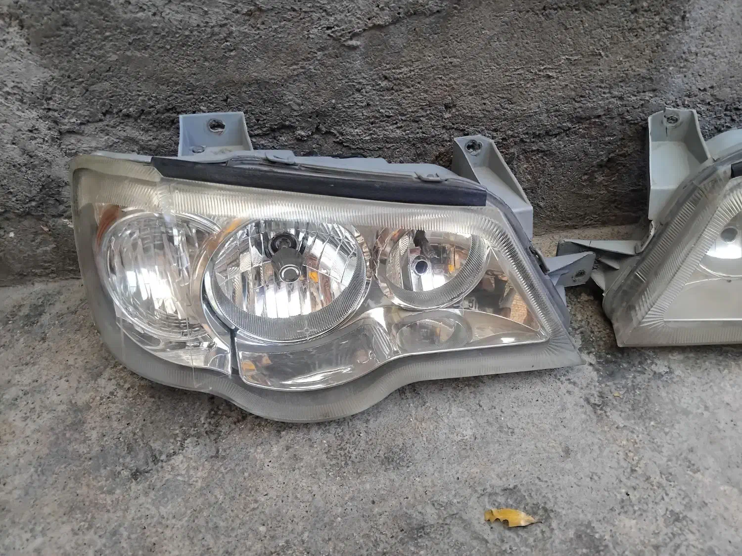 چراغ جلو 111و ۱۳۲ چراغ خطر عقب 111|قطعات یدکی و لوازم جانبی|علی‌آباد کتول, |دیوار