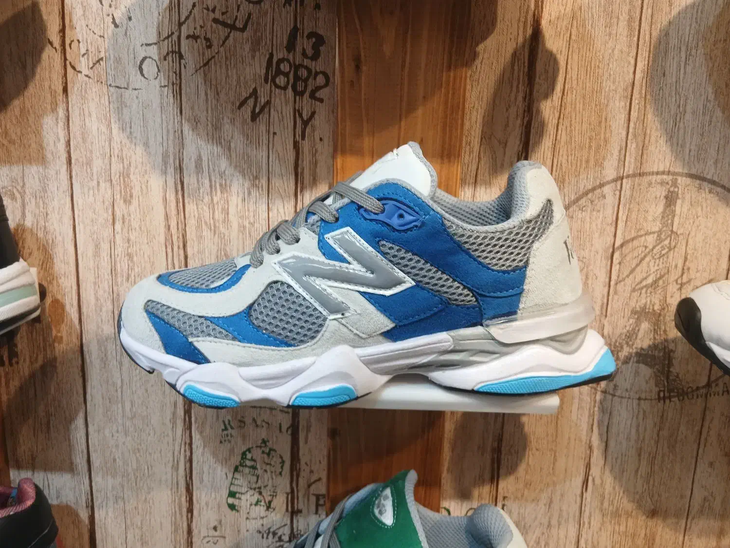 کتونی ۹۰۶۰ مردانه|عمدهفروشی|بهارستان, |دیوار