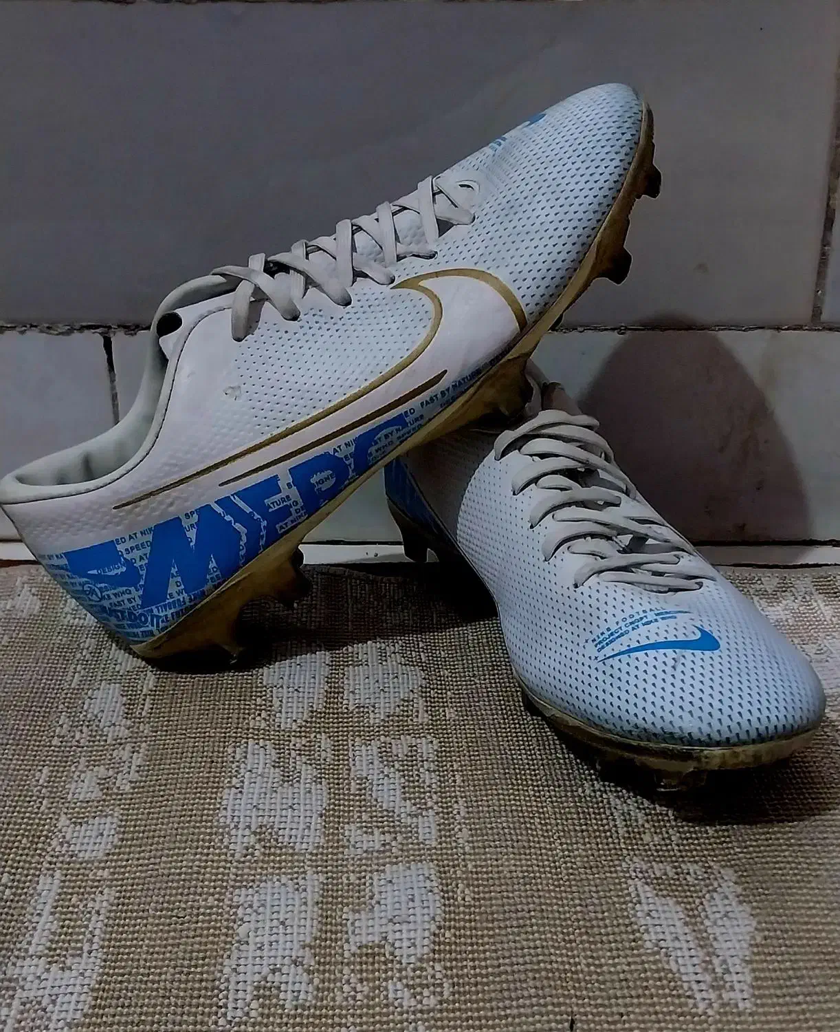 کتونی ورزشی|کیف، کفش، کمربند|اراک, |دیوار