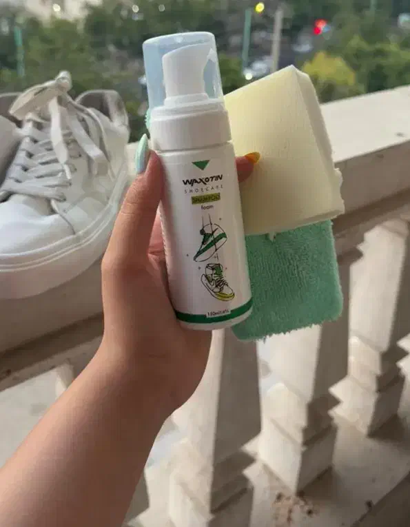 محلول تمیز کننده کفش|مواد شوینده و دستمال کاغذی|بندرعباس, |دیوار