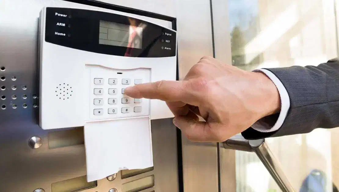 نصب دوربین و دزدگیر|خدمات پیشه و مهارت|سمنان, |دیوار