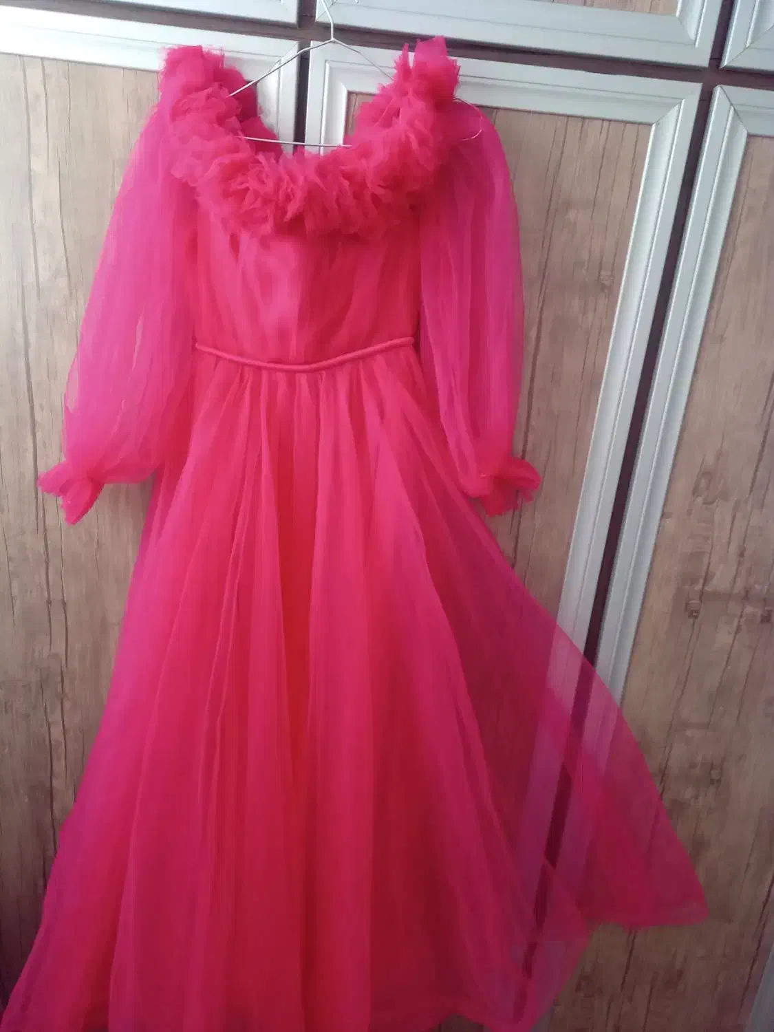 لباس مجلسی|لباس|ایلخچی, |دیوار