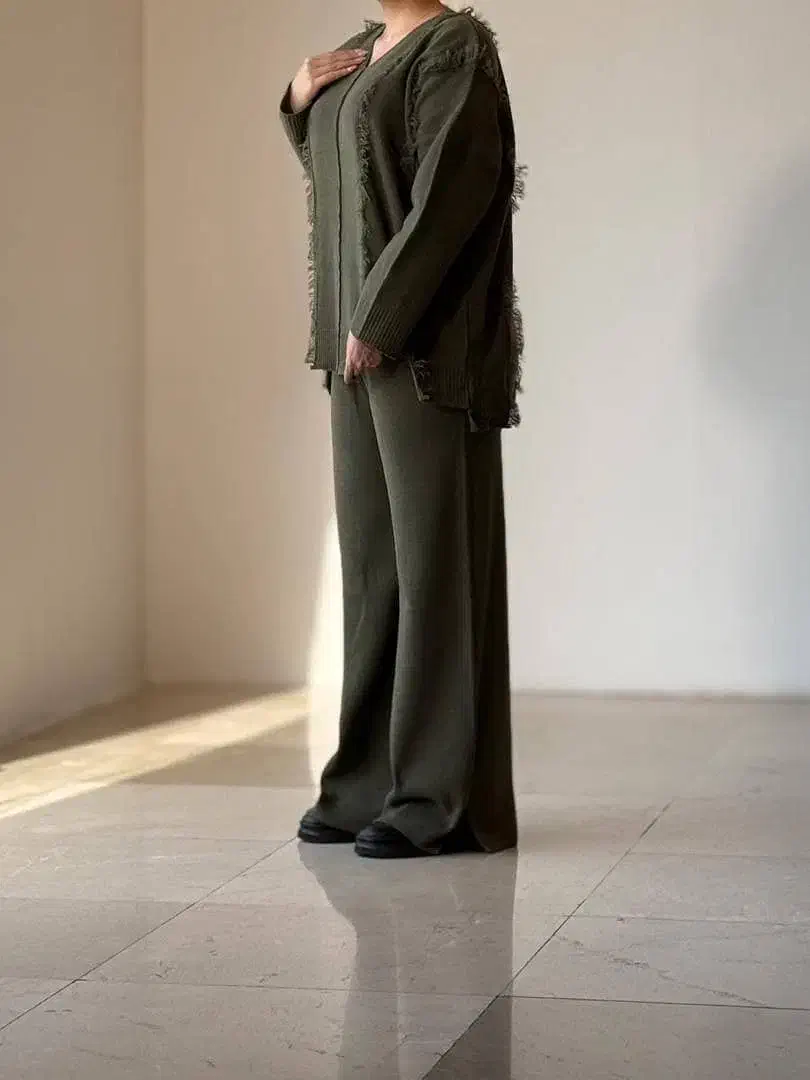 ب تعدادی چرخکاروخیاط و مزدیدوز مانتو نیازمندیم|استخدام صنعتی، فنی، مهندسی|تهران, امام زاده حسن|دیوار