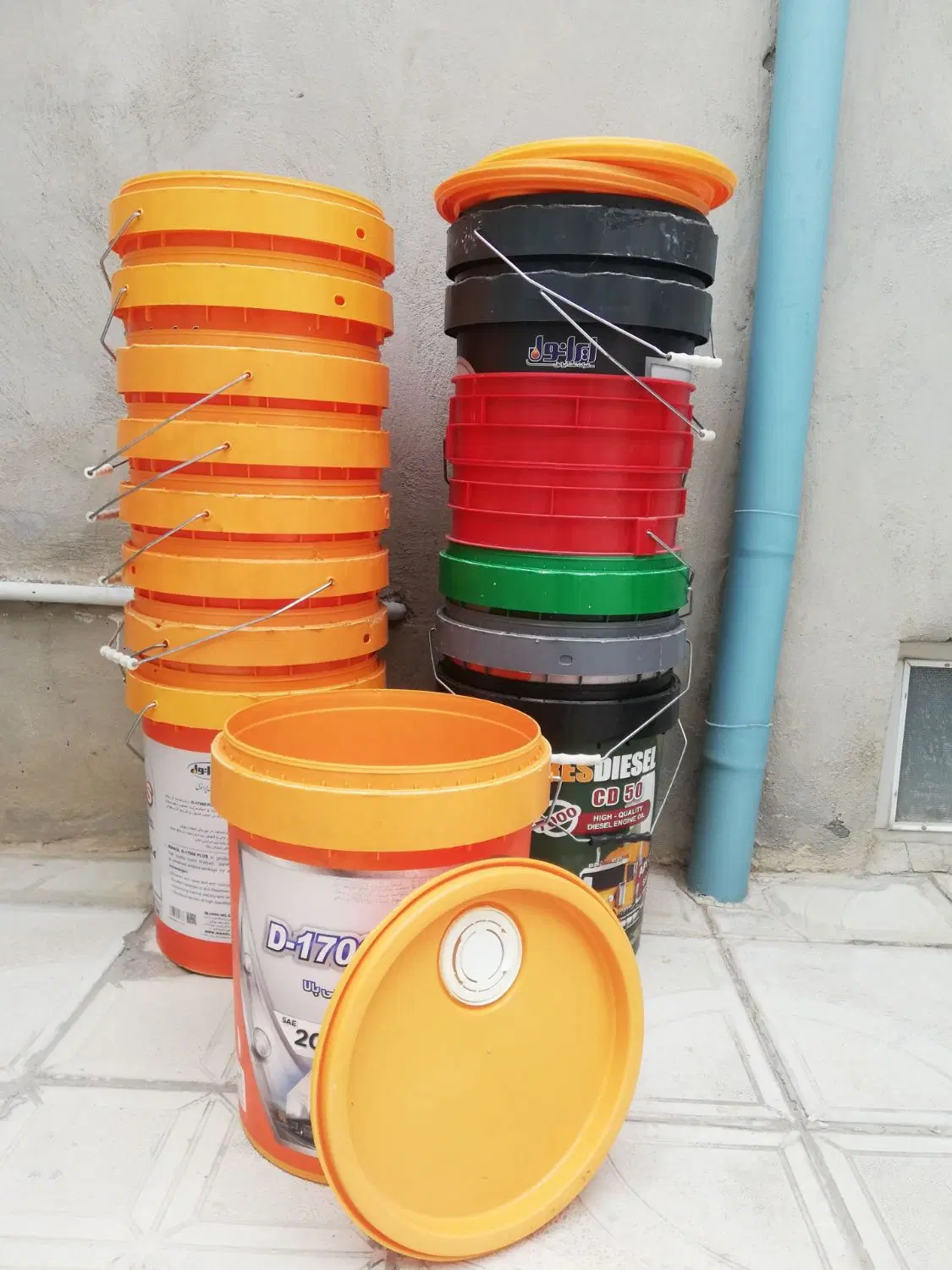 سطل|ظروف نگهدارنده، پلاستیکی، یک‌بارمصرف|بناب, |دیوار
