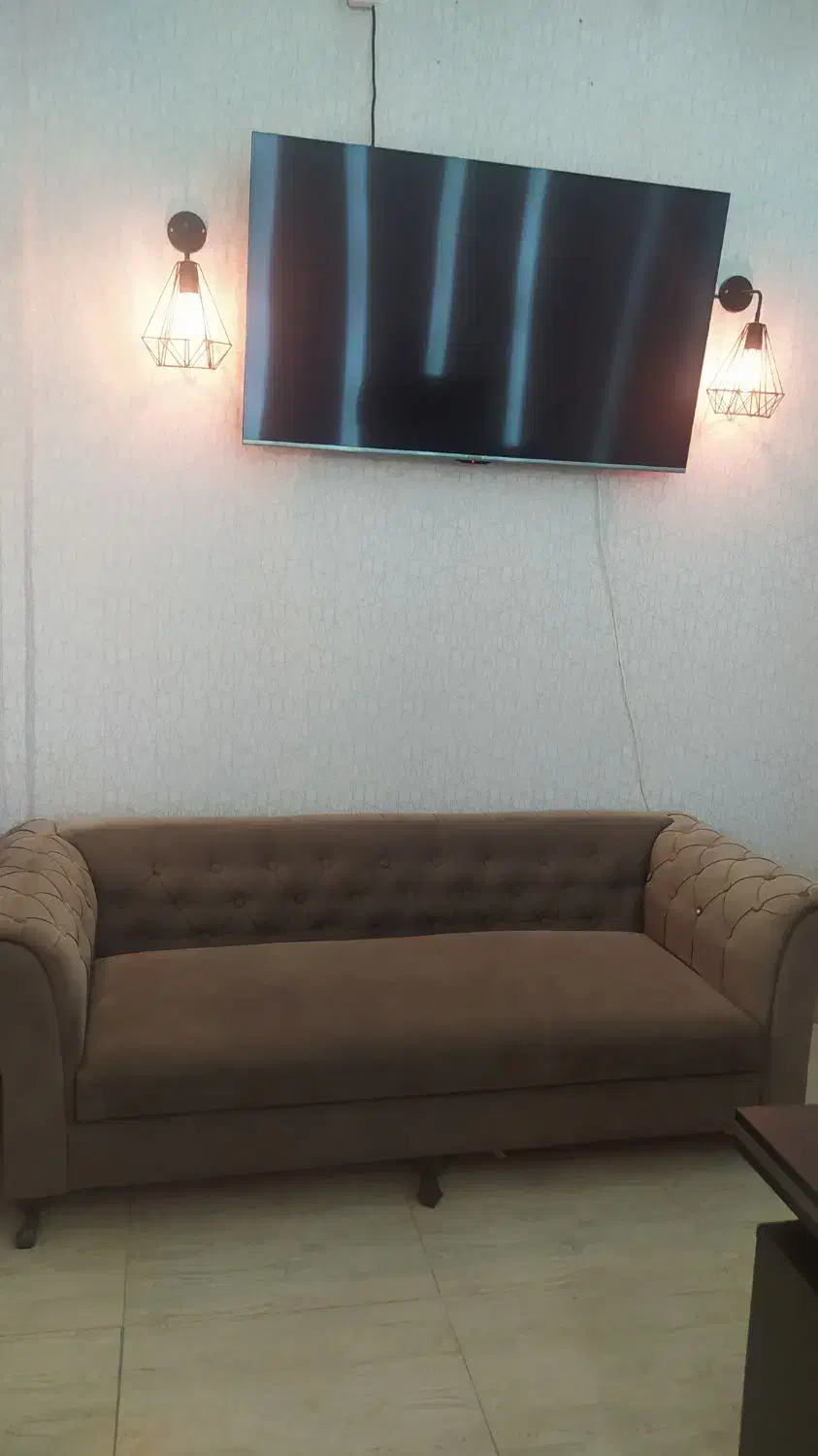 کناپه|مبلمان خانگی و میز عسلی|لشت نشا, |دیوار