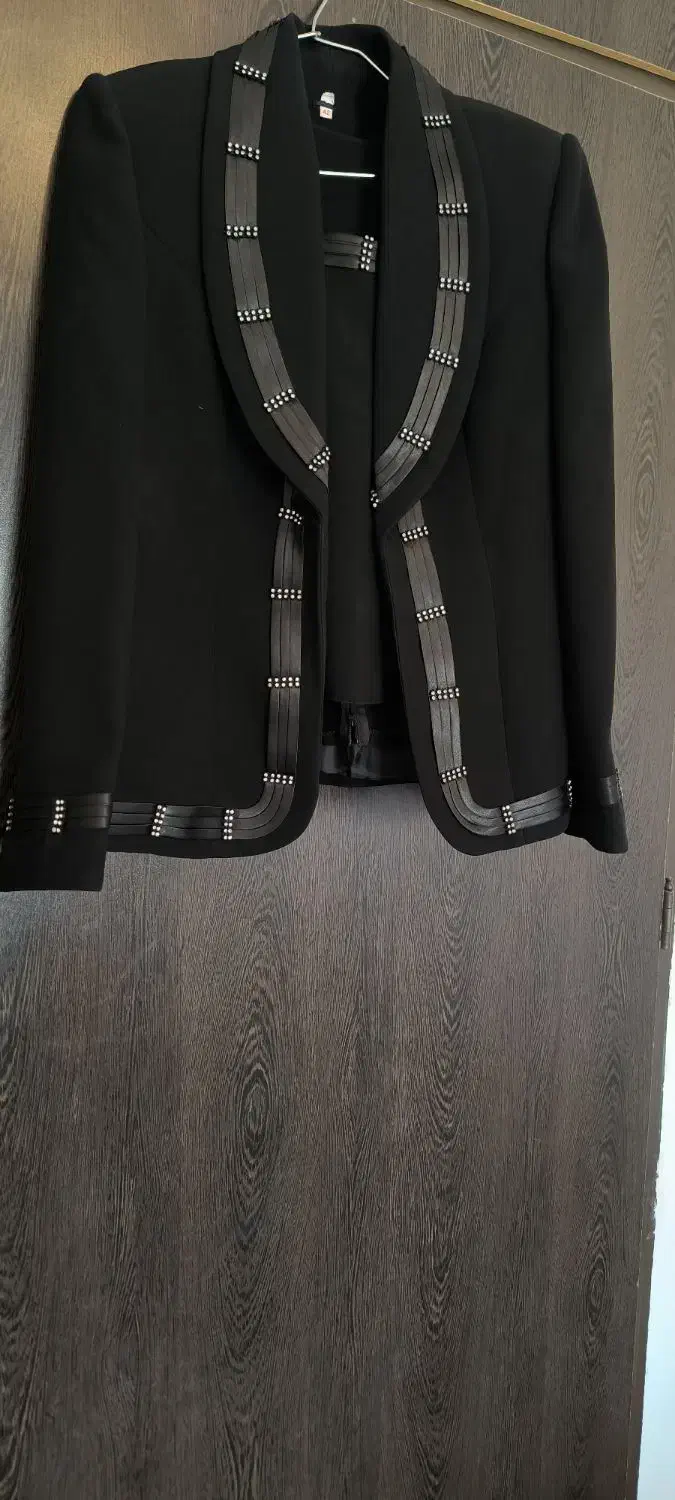 کت ودامن|لباس|قم, حاج زینل|دیوار