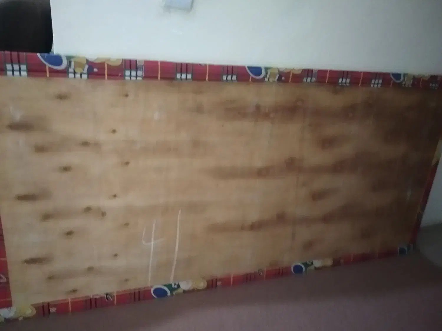 کفی تخت|تخت و سرویس خواب|پرند, فاز ۴|دیوار