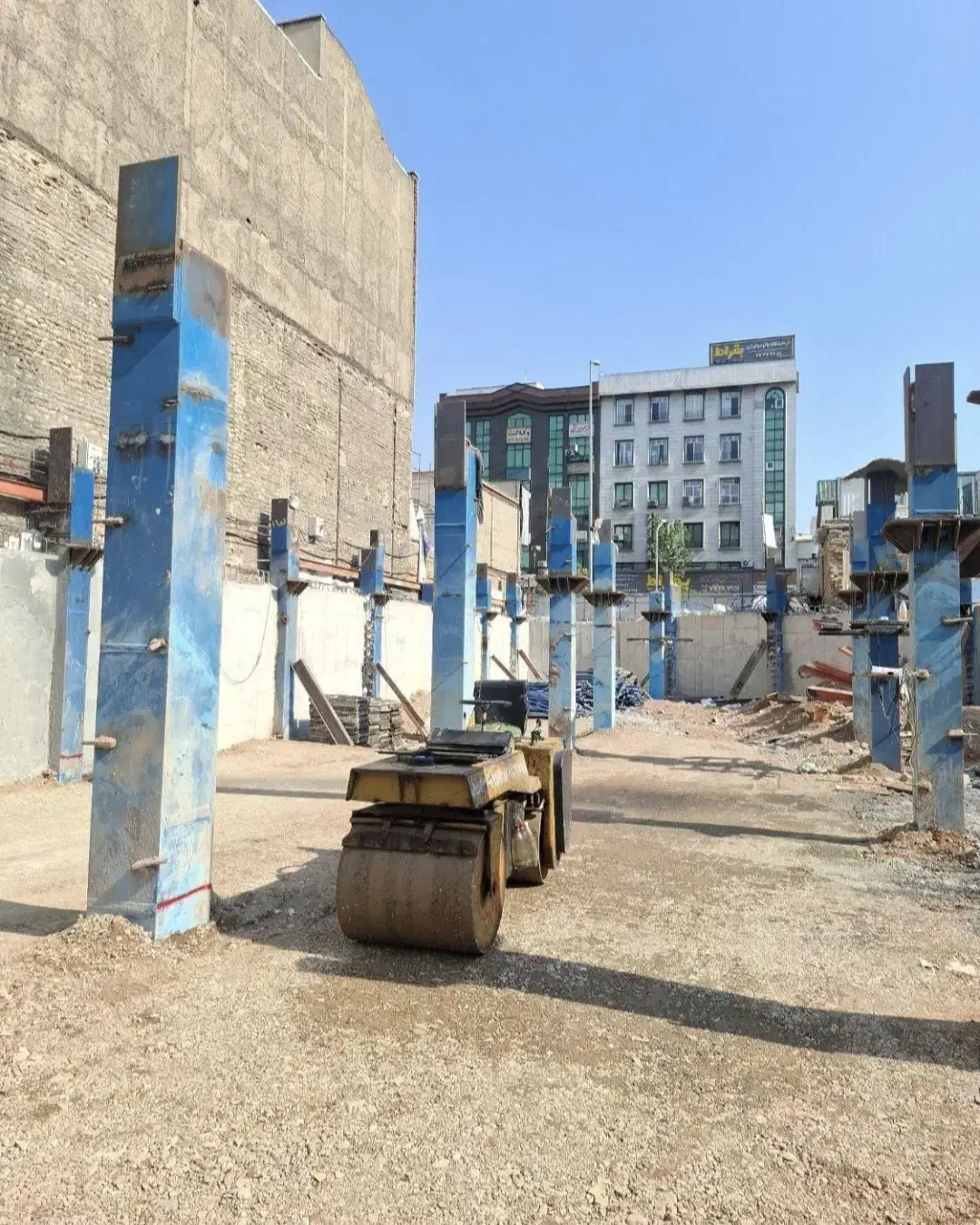 کرایه غلطک اجاره قدرت دارکوبنده زمین یک نواخت کردن|ماشین‌آلات صنعتی|هشتگرد, شهرک سهیلیه|دیوار