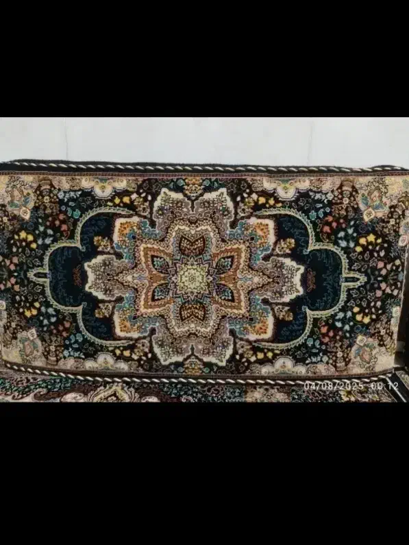 یک جفت پشتی|پشتی|وحیدیه, |دیوار