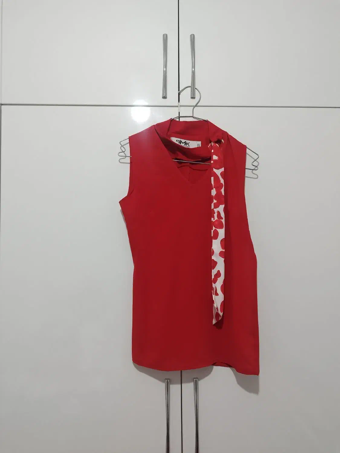 دو عدد کت و شلوار مجلسی|لباس|صدرا-فارس, فاز ۱|دیوار