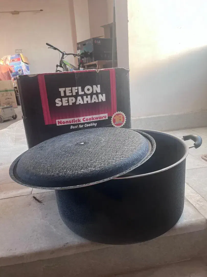 قابلمه|ظروف پخت‌وپز|اصفهان, تخت فولاد|دیوار