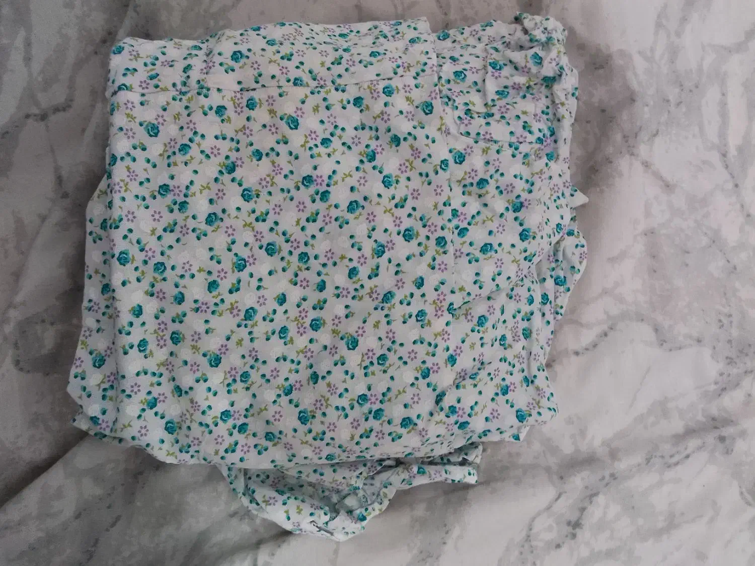 چادر نماز|لباس|مهاجران, |دیوار