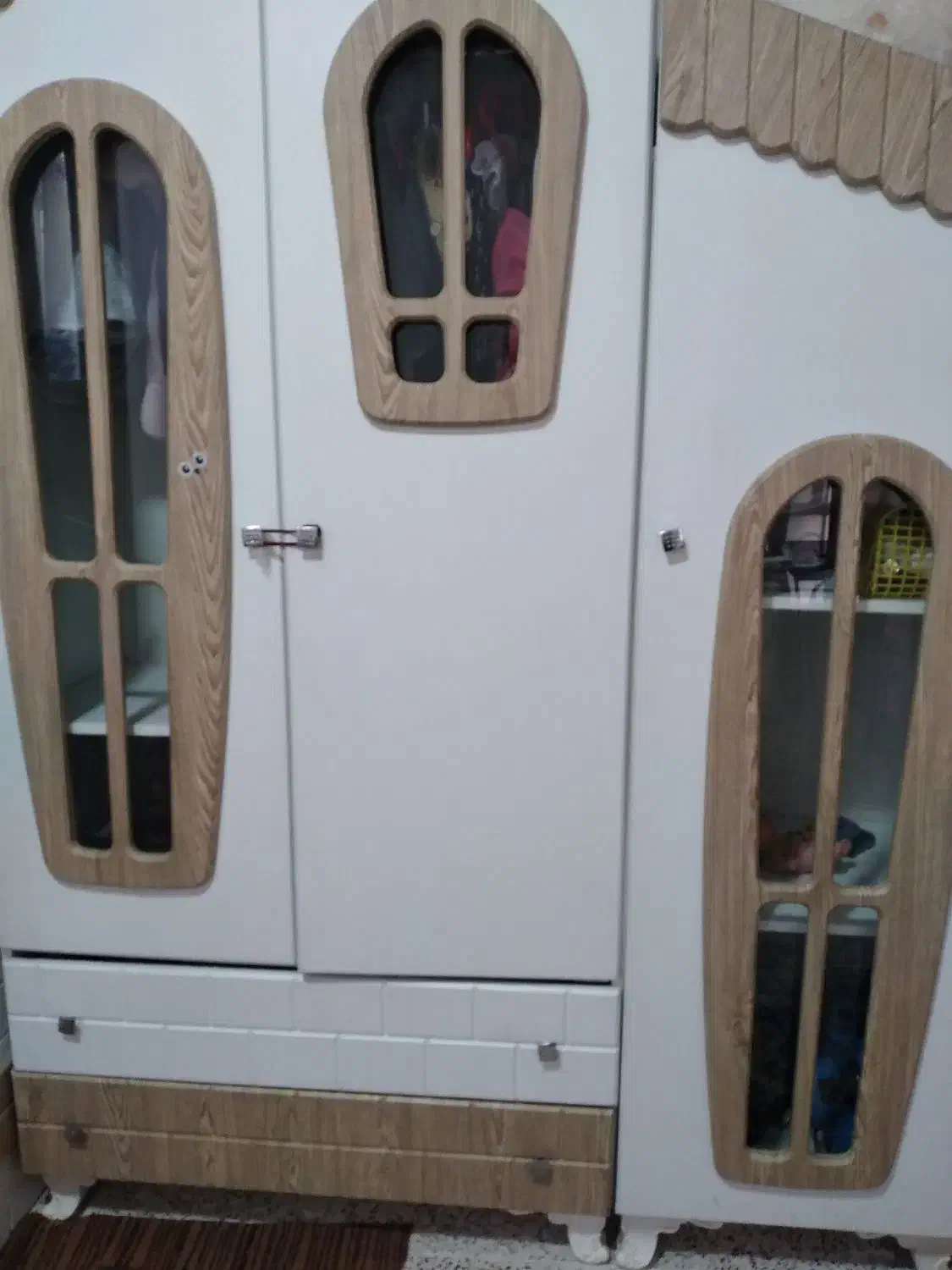 کمد دوتیکه جنس چوب  همراه با ویترین|جاکفشی، کمد، دراور|نظرآباد, رسالت|دیوار