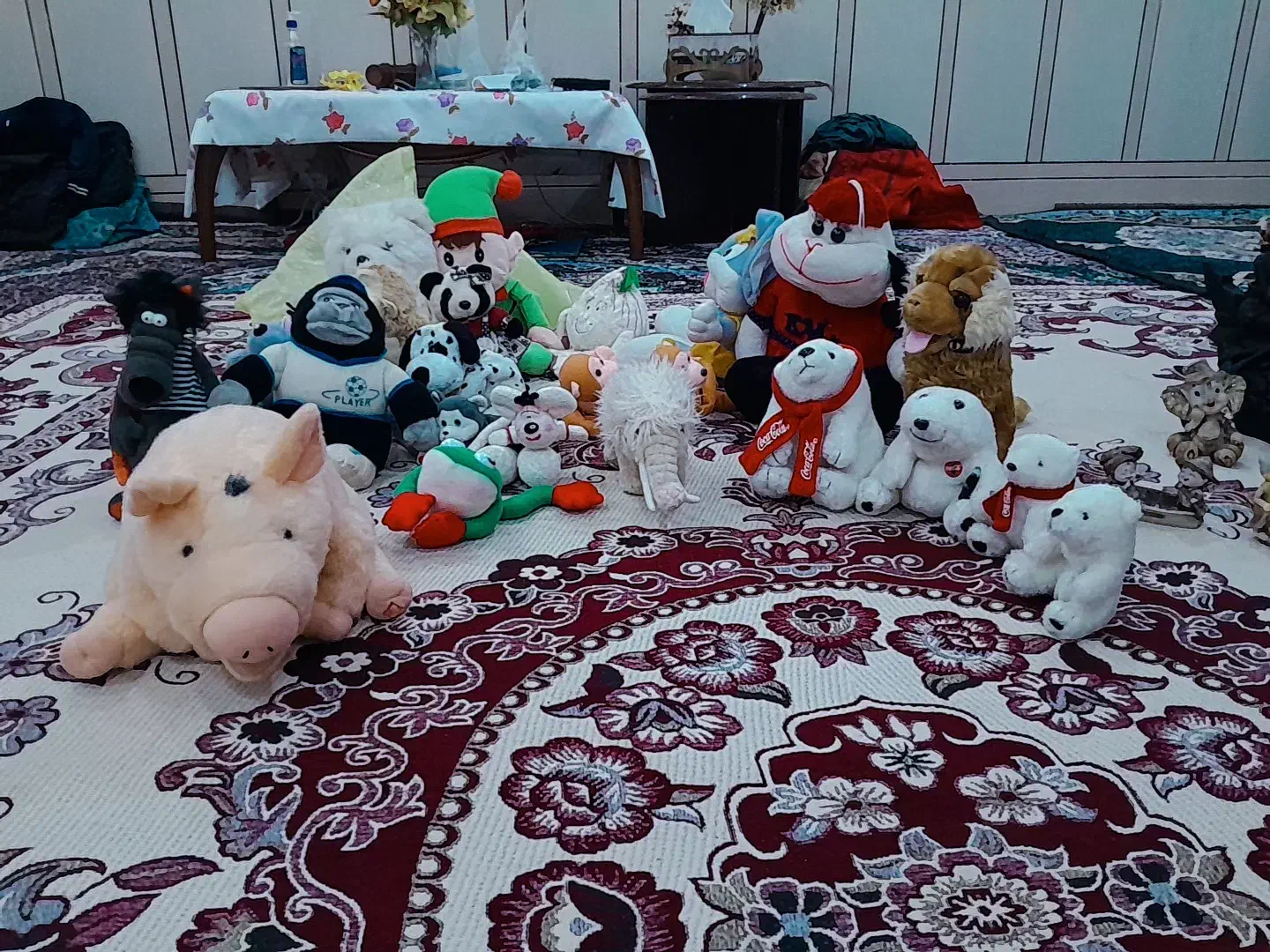 مجسمه و عروسک در سوسنگرد.|مجسمه، تندیس، ماکت|سوسنگرد, |دیوار