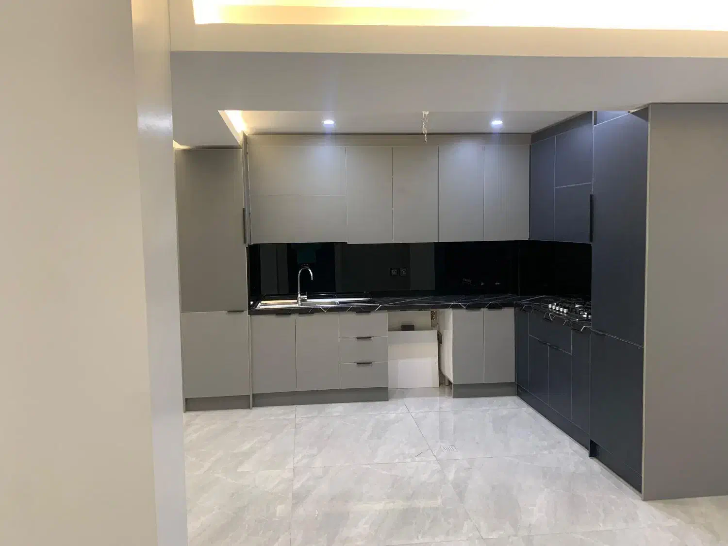 اپارتمان/۷۰ متر/۲ خواب/فول امکانات/توحید