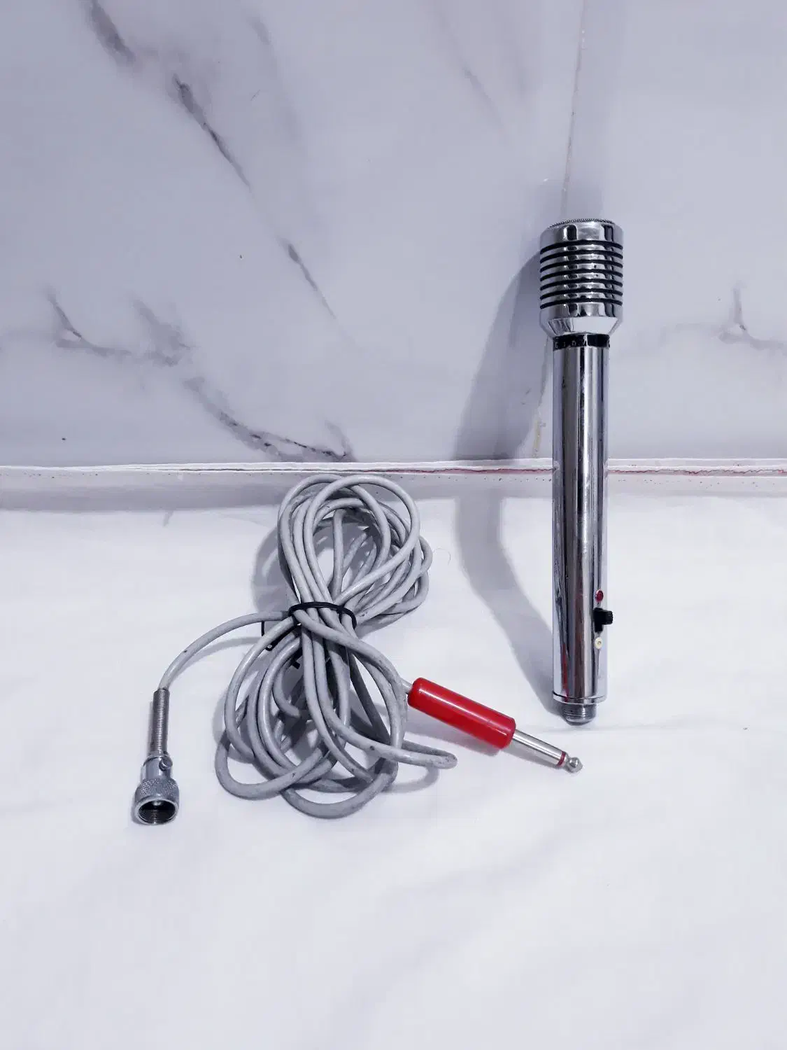 میکروفون استیل قدیمی سیم دار باتری خور|صوتی و تصویری|نسیمشهر, |دیوار