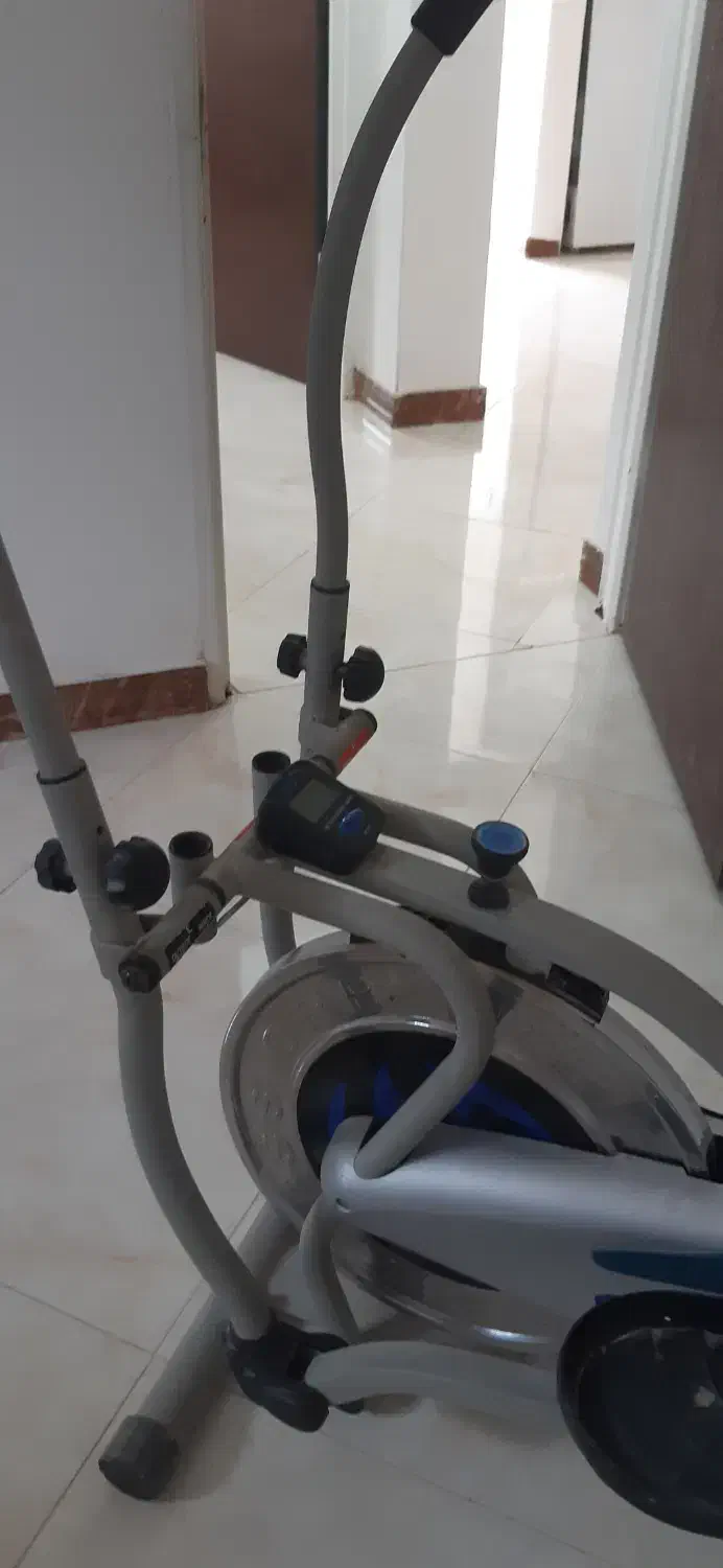 دوچرخه ثابت یا اسکی فضایی محکم در حد نو|تجهیزات ورزشی|رشت, رودباری|دیوار
