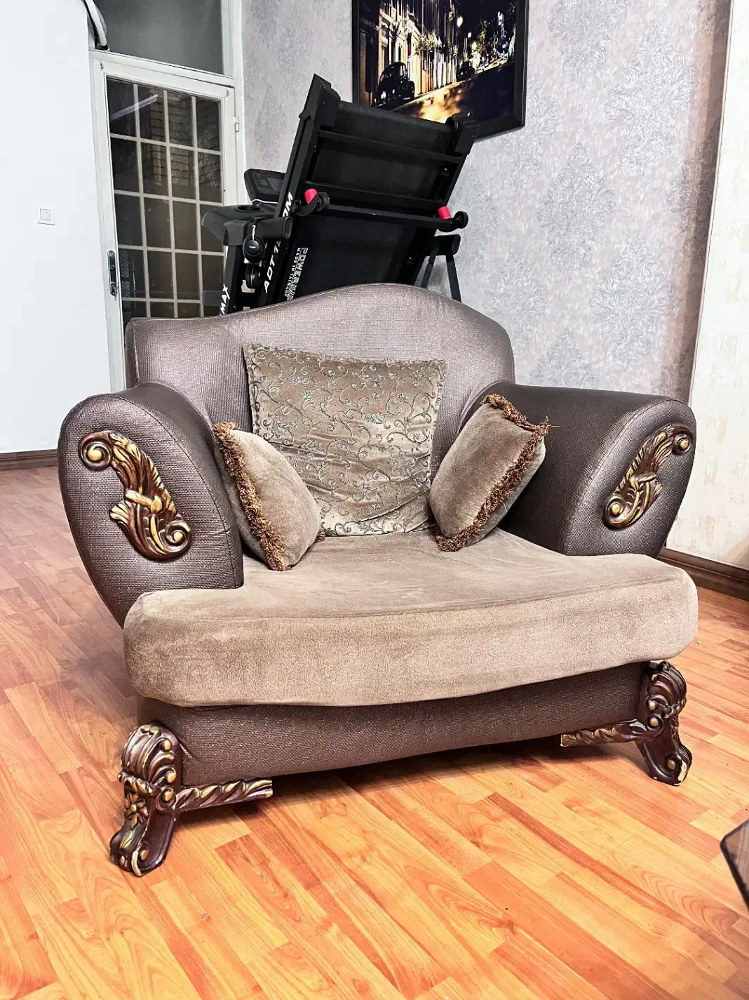 مبل راحتی ۷ نفره تُرک چوب، سنگین ، جوندار و محکم|مبلمان خانگی و میز عسلی|گنبد کاووس, |دیوار