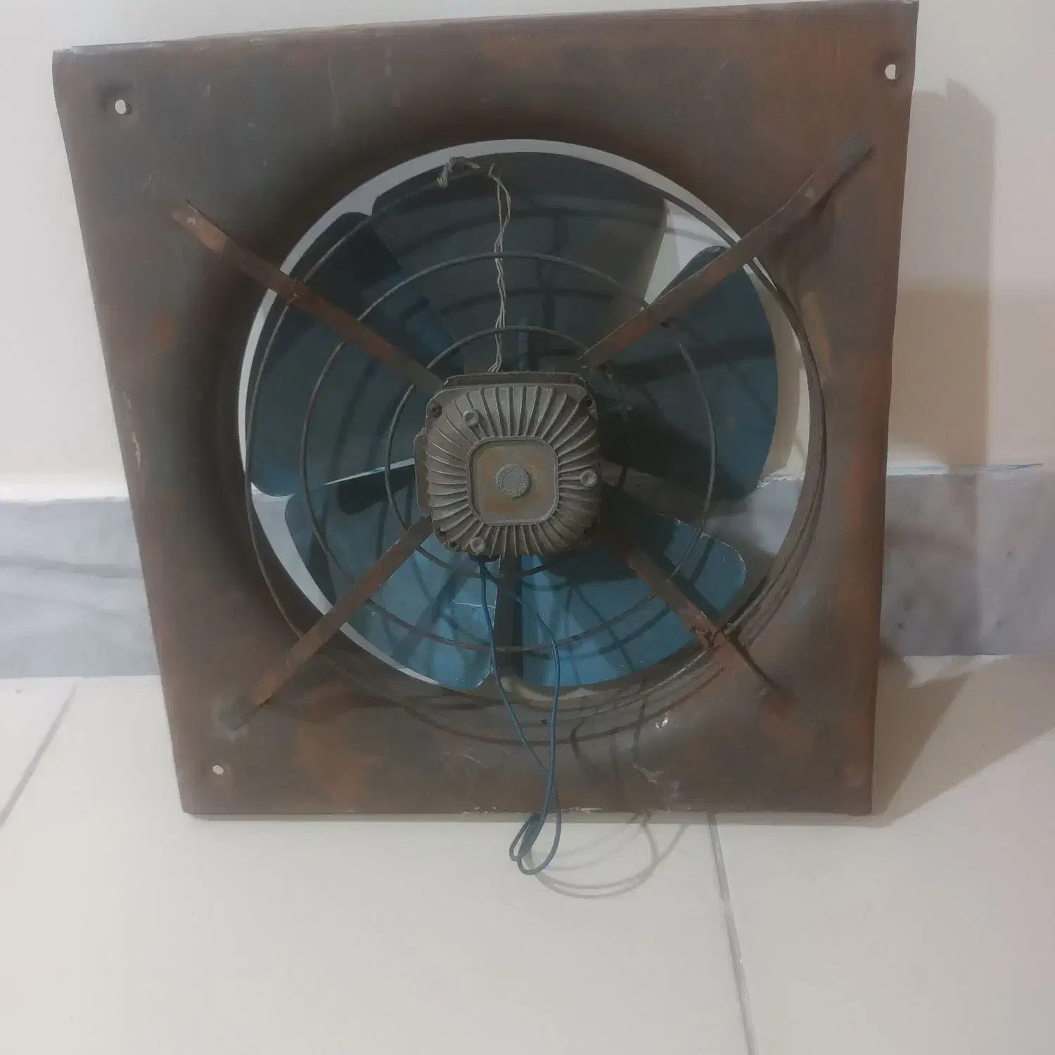 فن ۴۰ در ۴۰|پنکه و تصفیه‌کنندهٔ هوا|گنبد کاووس, |دیوار