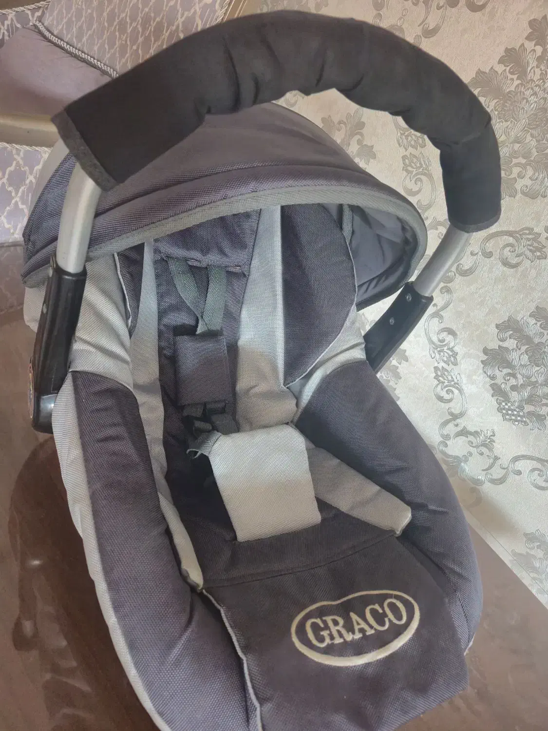 کریر|کالسکه و لوازم جانبی|شاهینشهر, عطار|دیوار