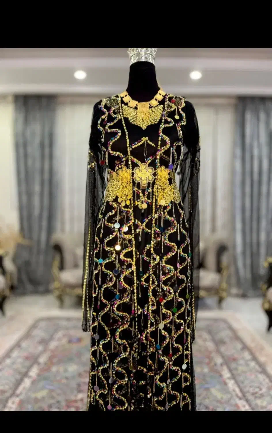 لباس مجلسی|لباس|بانه, |دیوار