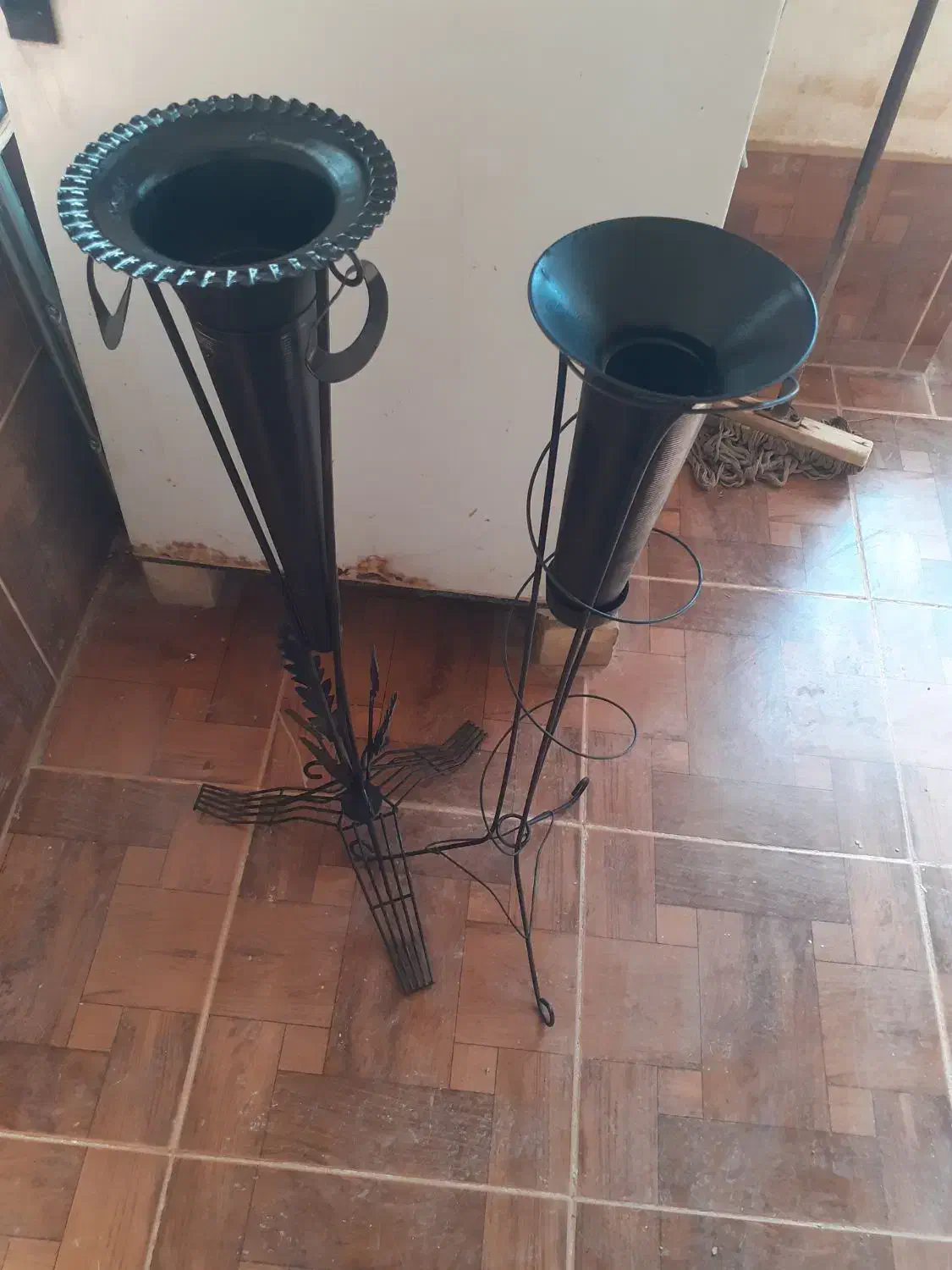 دو عدد گلدان فلزی فانتیزی|صنایع دستی و سایر لوازم تزئینی|برخوار, |دیوار