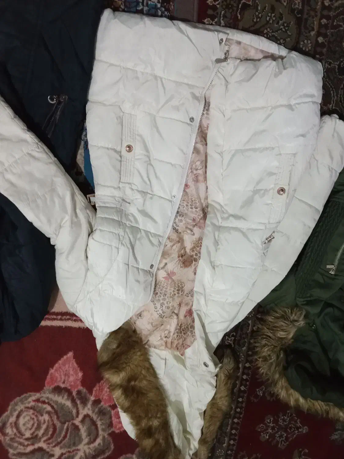 چهار عدد کاپشن زنانه به فروش می رسد|لباس|قزوین, |دیوار