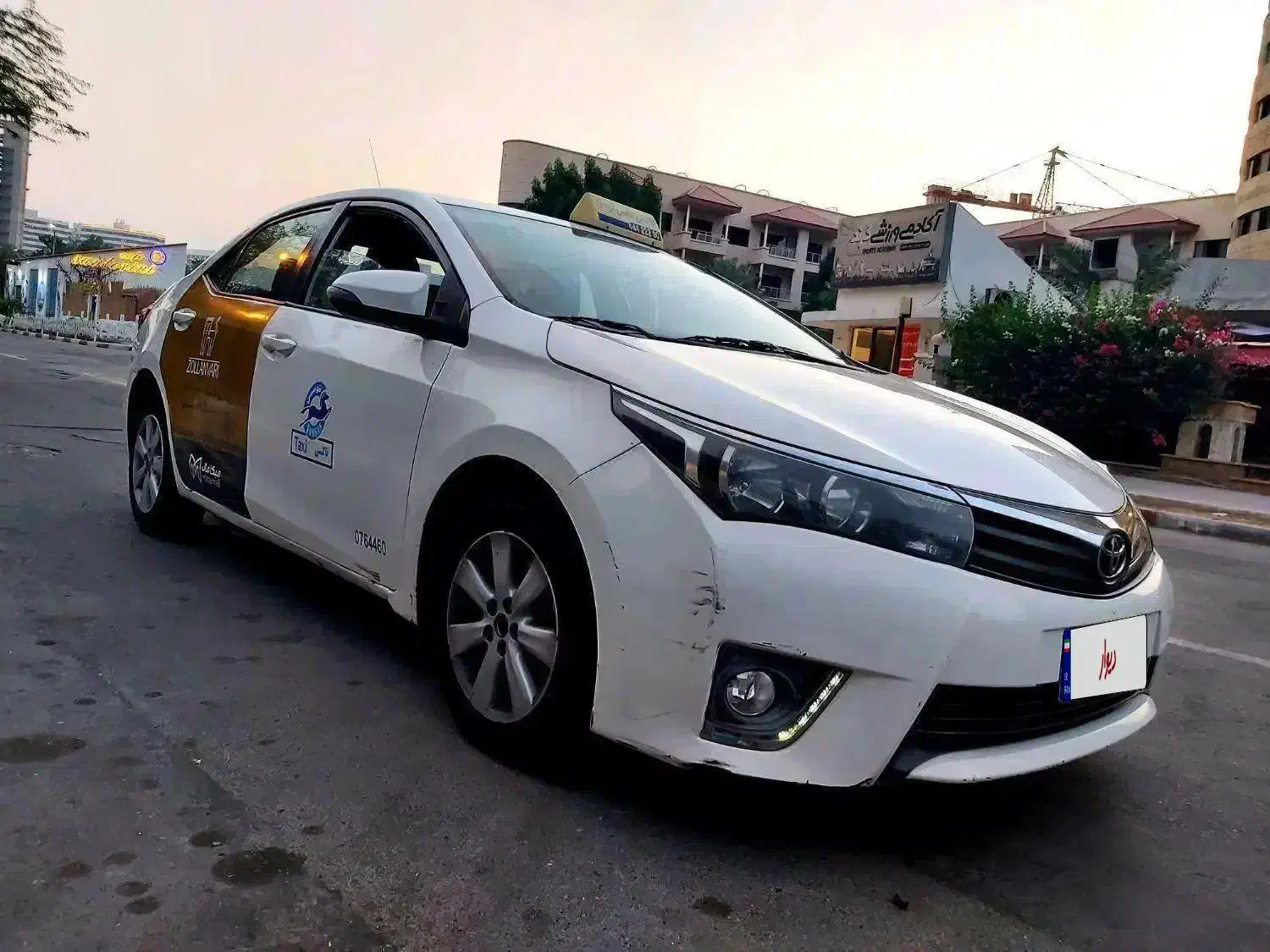 تاکسی سفید تک امتیاز ۲۰۱۴ ، ۳ دانگ|خودرو سواری و وانت|کیش, |دیوار