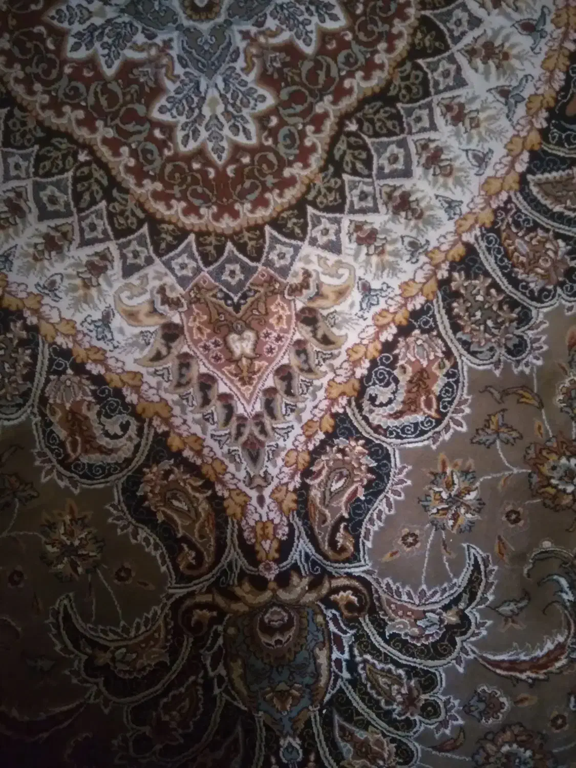 فرش|فرش|ری, سرتخت|دیوار