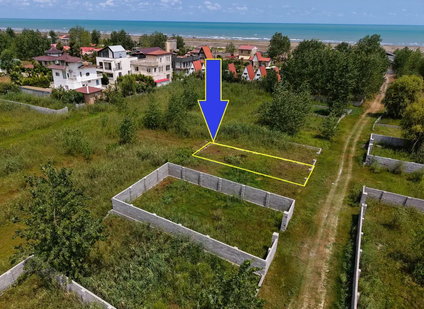 زمین ساحلی مستطیل و خوشقواره با دید ابدی به دریا|فروش زمین و ملک کلنگی|رشت, پاستوریزه|دیوار