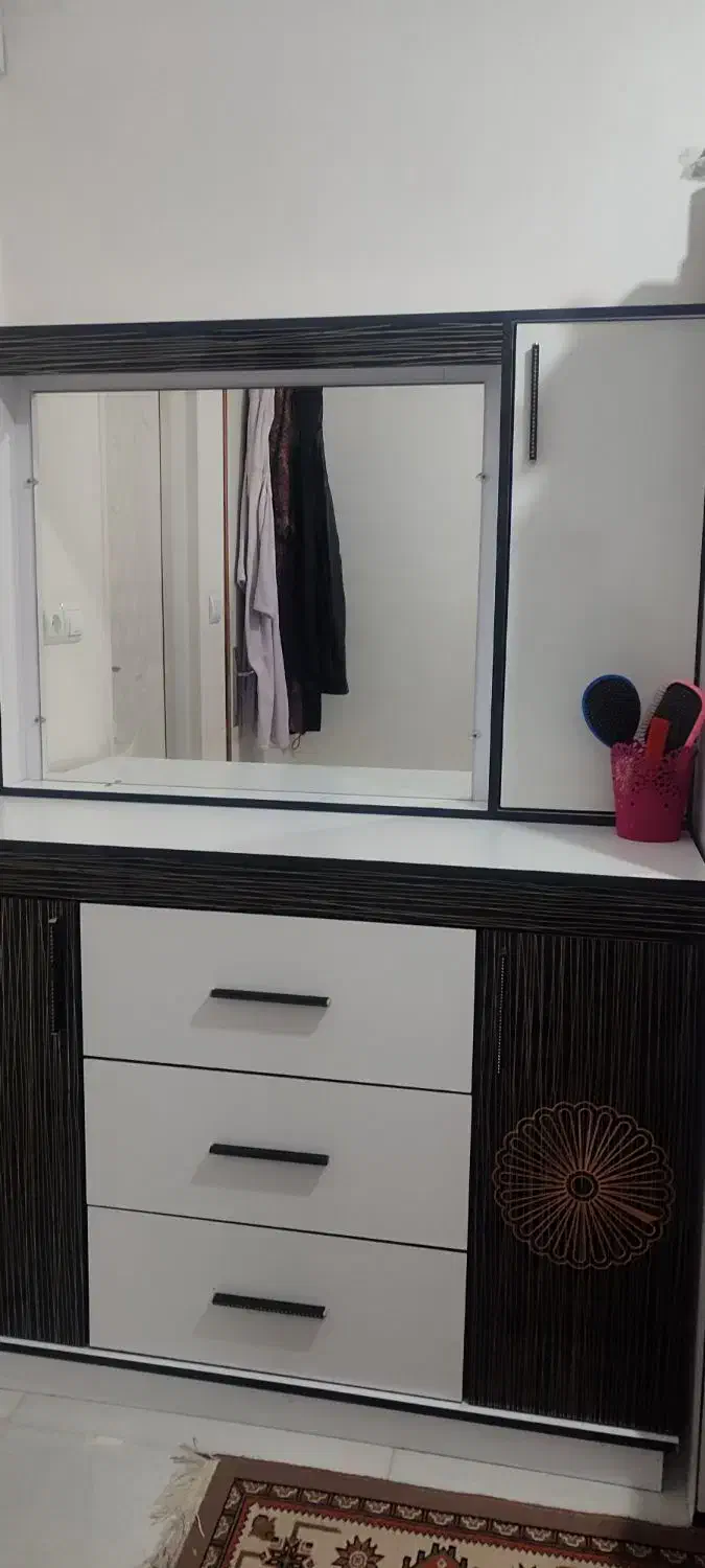 دلاور وآینه سفید مشکی|جاکفشی، کمد، دراور|پاکدشت, پاکدشت (مامازند)|دیوار