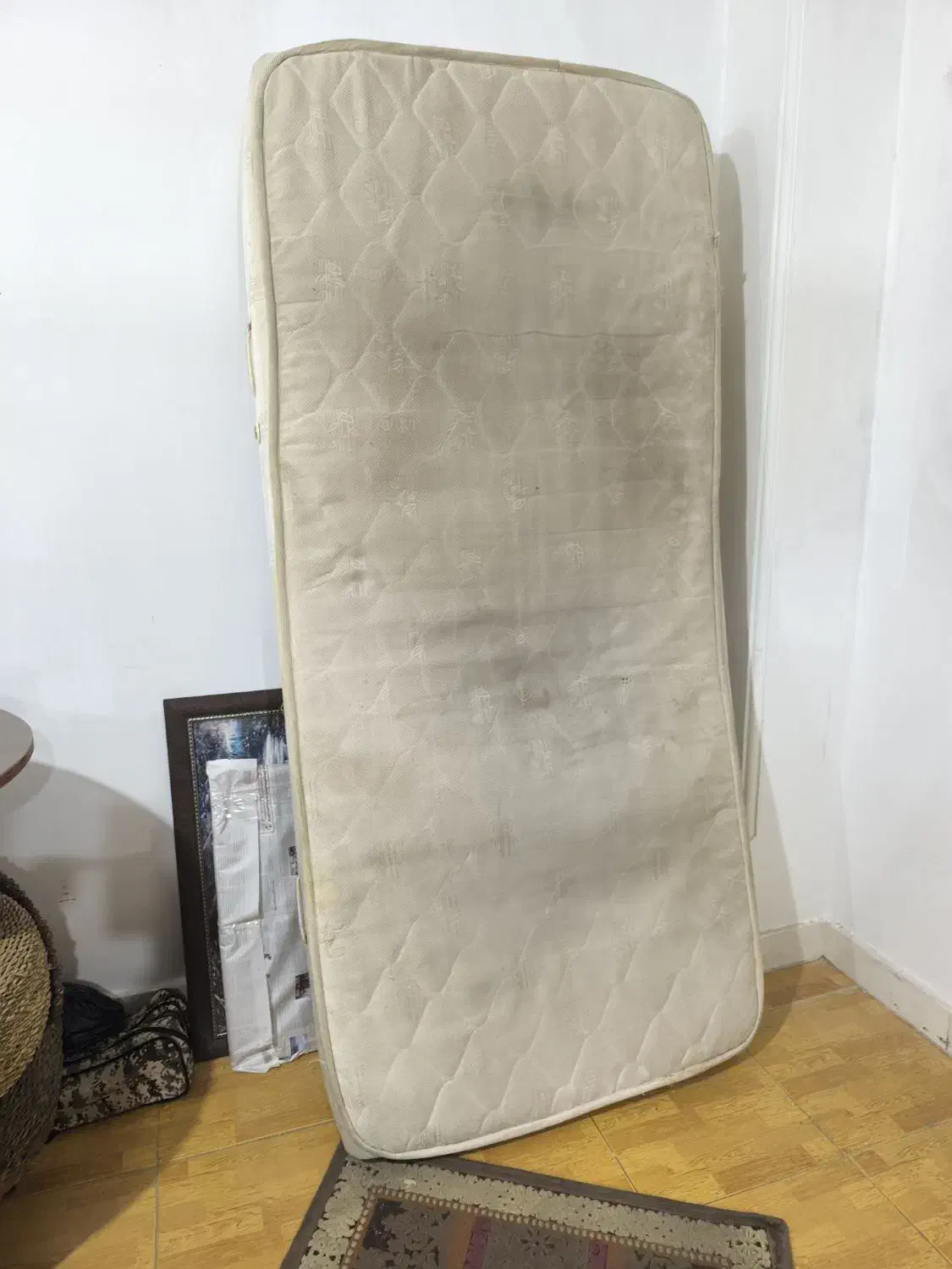 دو عدد تشک سالم|تشک تختخواب|رشت, فلسطین|دیوار